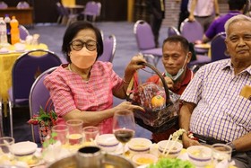รำลึกถึง ครูด้วยหัวใจ รับพรปีใหม่ สายใยเฟืองเหนือ 2566 พารามิเตอร์รูปภาพ 21